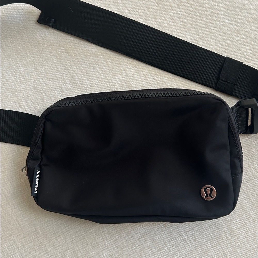 Lululemon belt bag